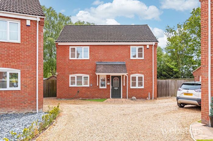 3 Bedroom Detached House For Sale In Granary Close, Hockering, NR20