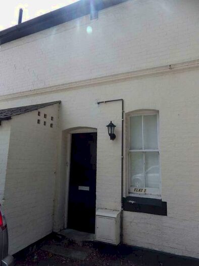 1 Bedroom Flat To Rent In West Hill, Epsom, KT19