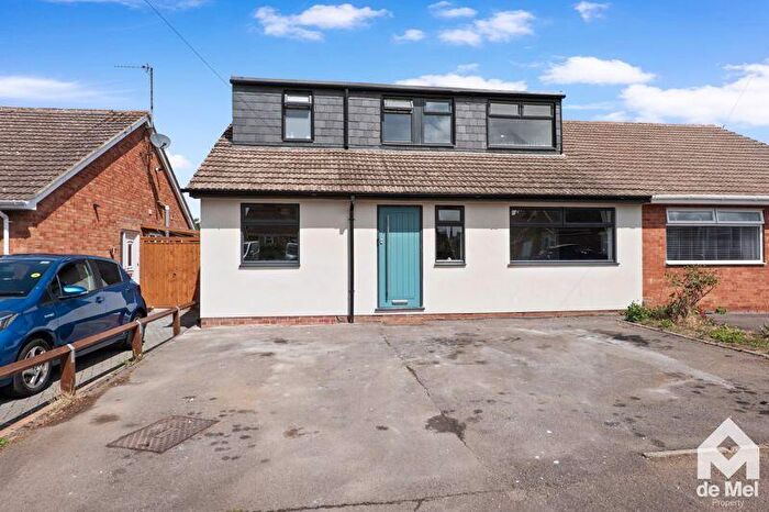 4 Bedroom Semi-Detached House For Sale In Hertford Road, Bishops Cleeve, Cheltenham, GL52