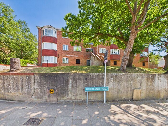 2 Bedroom Flat For Sale In Woodlands Court, Highland Road, Bromley, Kent, BR1