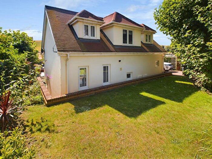 2 Bedroom Detached House For Sale In Ainsworth Avenue, Ovingdean, BN2