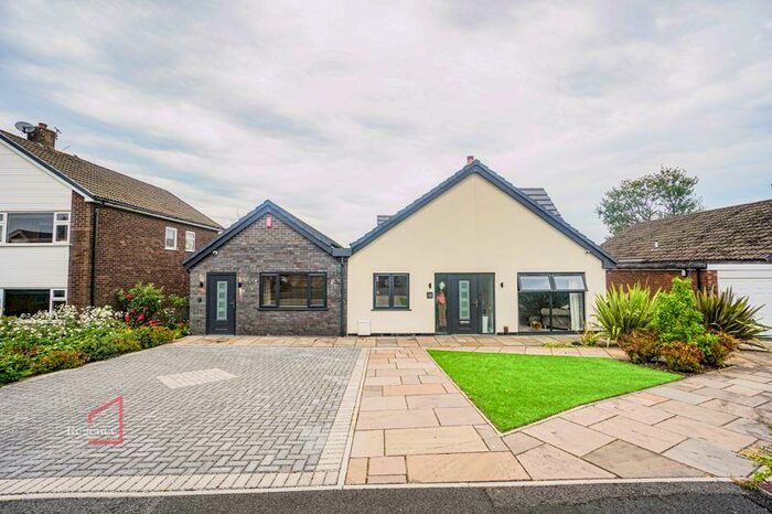 4 Bedroom Bungalow To Rent In Lakelands Drive, Ladybridge, BL3