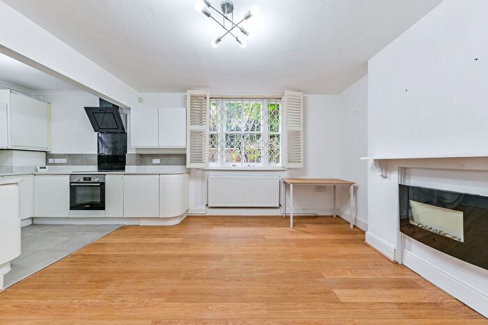 2 Bedroom Flat To Rent In West End Lane, South Hampstead, London, NW6