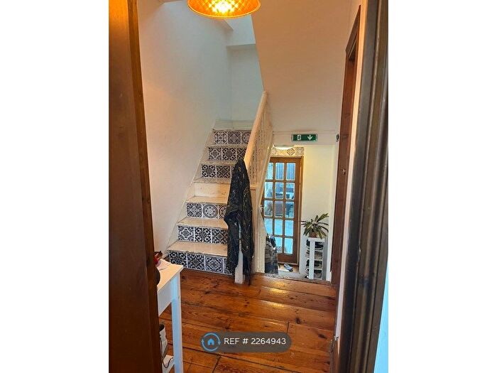 3 Bedroom Flat To Rent In Davenant Road, London, N19