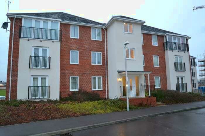2 Bedroom Apartment To Rent In Kennet House, Regis Park Road, Reading, RG6