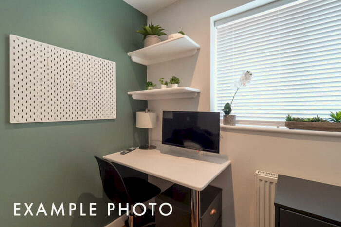 5 Bedroom Terraced House To Rent In Capricorn Way, Salford, M6