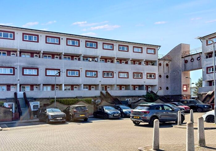 2 Bedroom Flat For Sale In Copperfield, Chigwell, Essex, IG7