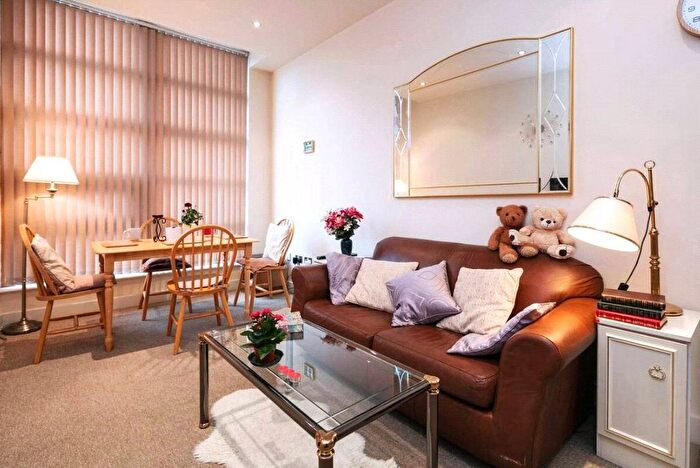 2 Bedroom Flat To Rent In Hudson Building, - Great Ancoats Street, Manchester, M4