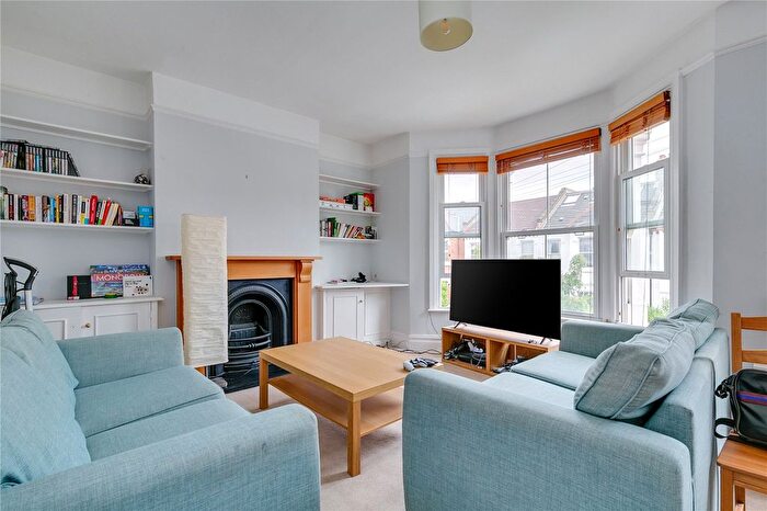 3 Bedroom Flat To Rent In Rudloe Road, London, SW12