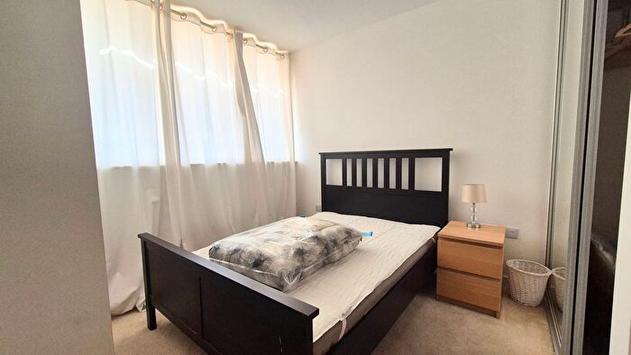 1 Bedroom Flat To Rent In The Crescent, Bristol, BS1