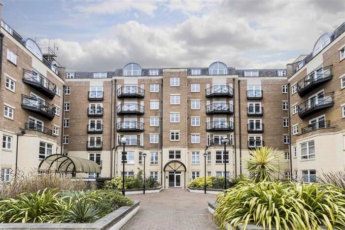 3 Bedroom Flat To Rent In Swan Street, London, SE1