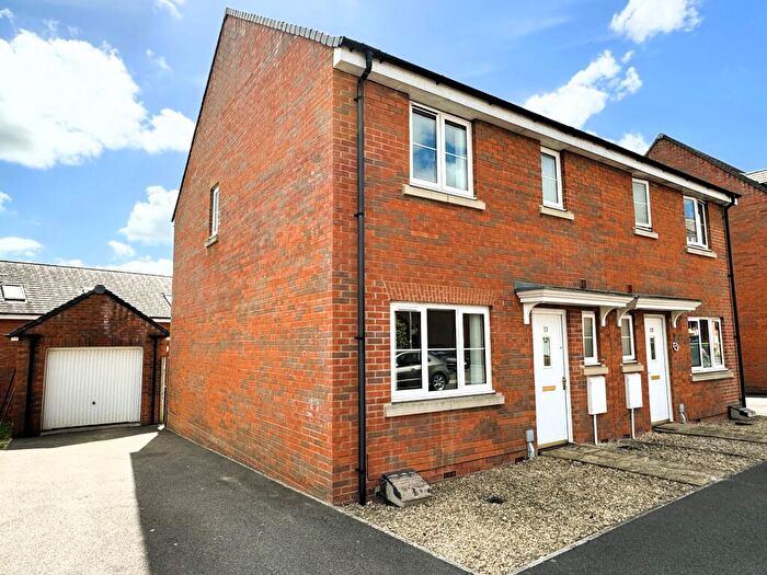 3 Bedroom Semi-Detached House To Rent In Anson Avenue, Calne, SN11