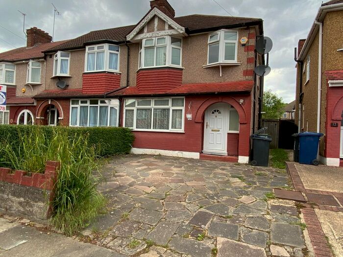 3 Bedroom Semi-Detached House To Rent In Wadham Gardens, Greenford, UB6