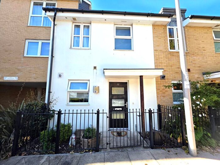 2 Bedroom Terraced House For Sale In Havergate Way, Reading, RG2
