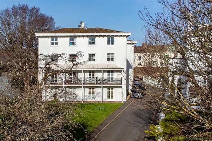 3 Bedroom Flat For Sale In West Drive, Brighton, BN2