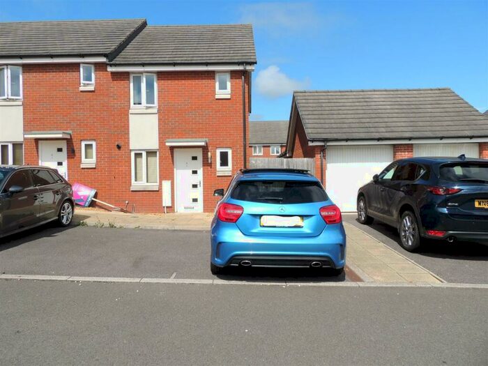 2 Bedroom End Of Terrace House To Rent In Holly Gardens, Patchway, BS34