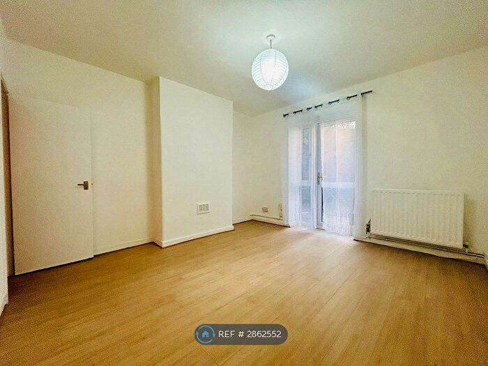 2 Bedroom Flat To Rent In Ashdown House, London, E5