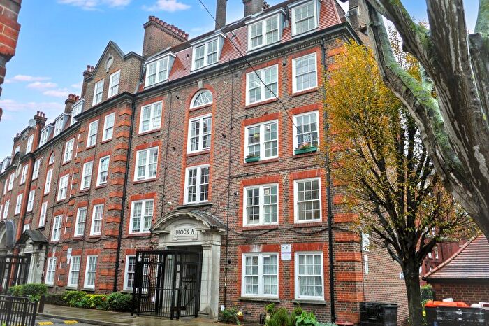 2 Bedroom Flat For Sale In Peabody Estate, Fulham Palace Road, London, W6