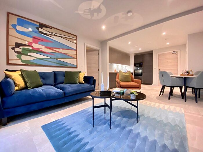 2 Bedroom Apartment To Rent In Rochdale Road, Manchester, Greater Manchester, M4