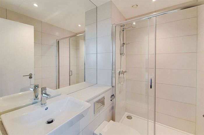 2 Bedroom Apartment To Rent In Green Street, London, NW10