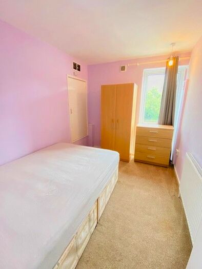 3 Bedroom Flat To Rent In Kenton Road, Harrow, Greater London, HA1