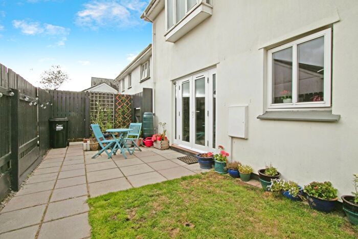 2 Bedroom Flat For Sale In Gweal Pawl, Redruth, Cornwall, TR15