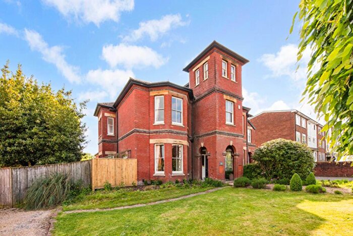 5 Bedroom Semi-Detached House For Sale In Highfield, Southampton, SO17