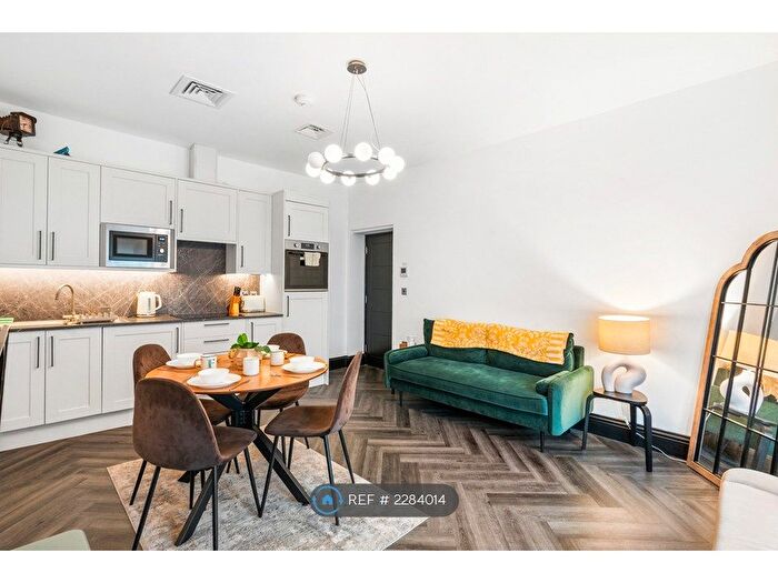 3 Bedroom Flat To Rent In Steine Lane, Brighton, BN1