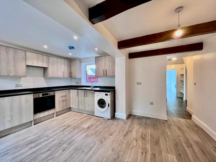 2 Bedroom Flat To Rent In South East Road, Southampton, SO19