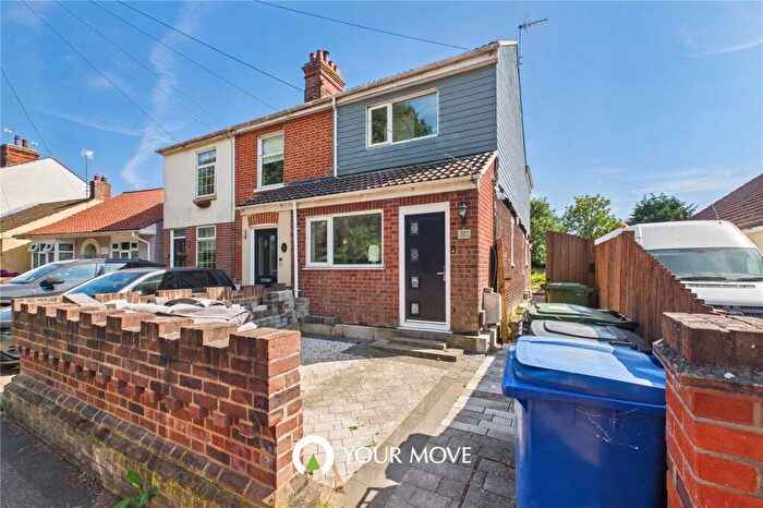 3 Bedroom End Of Terrace House For Sale In Oulton Road North, Lowestoft, Suffolk, NR32