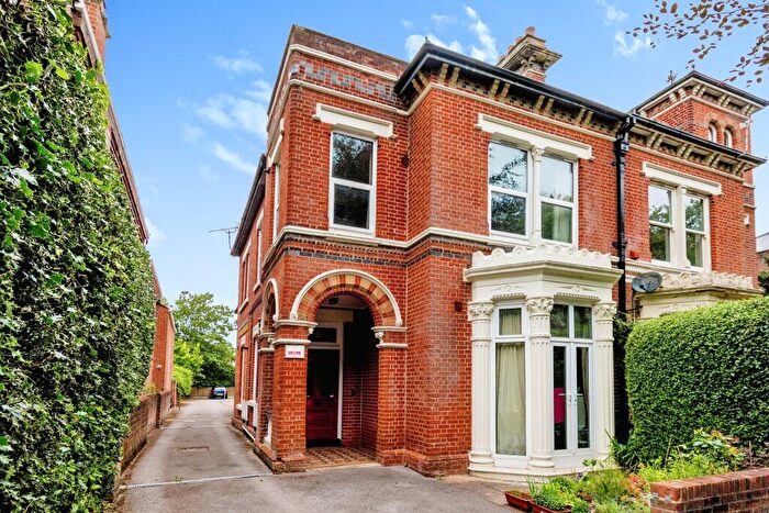 2 Bedroom Flat For Sale In Cavendish Grove, Southampton, Hampshire, SO17