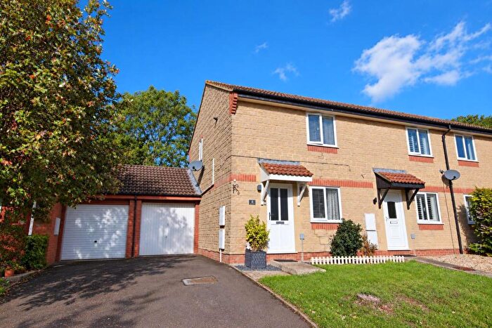 2 Bedroom End Of Terrace House For Sale In Bright Close, Chippenham, SN15
