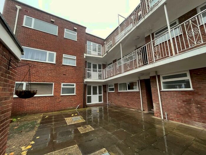 1 Bedroom Apartment To Rent In Swallow Close, Havant, PO9