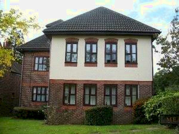 Studio To Rent In Somerset Road, Redhill, Surrey, RH1