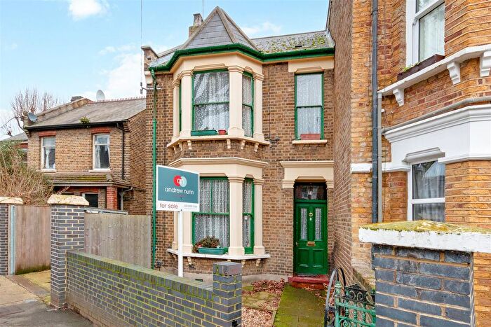 2 Bedroom Property For Sale In Newton Avenue, London, W3