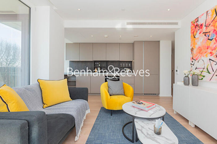 2 Bedroom Apartment To Rent In Coda Residences, York Place, SW11