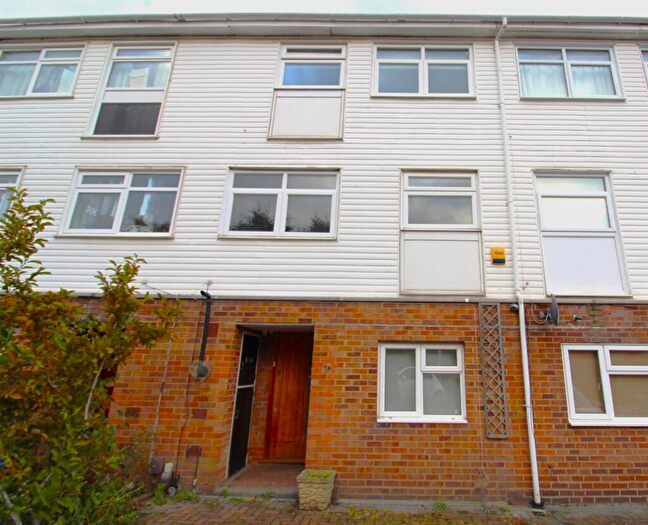 4 Bedroom Town House To Rent In Ford End, Woodford Green, IG8
