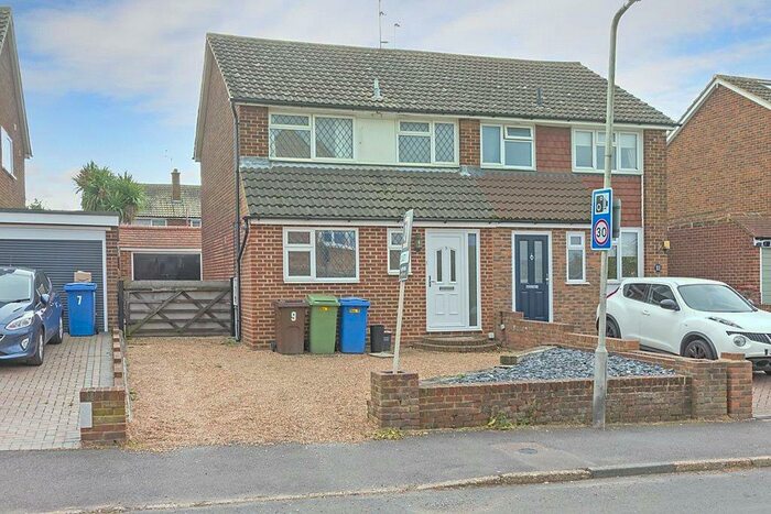 3 Bedroom Semi-Detached House To Rent In Lower Road, Teynham, Sittingbourne, Kent, ME9
