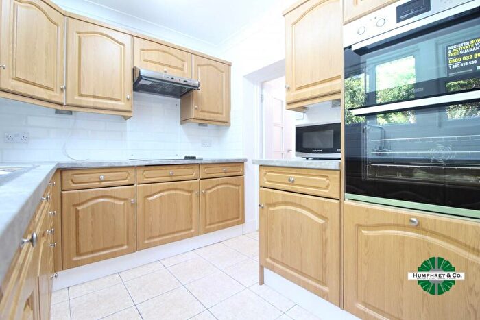 4 Bedroom Terraced House To Rent In Brookdale Road, Walthamstow, E17