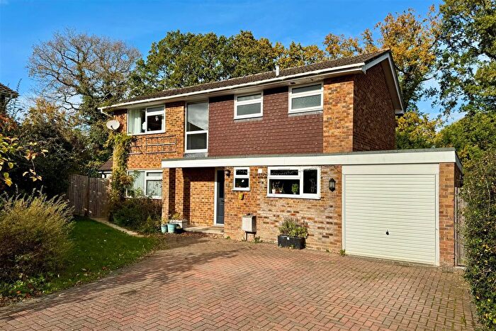 4 Bedroom Detached House For Sale In Yewens, Chiddingfold, Godalming, GU8