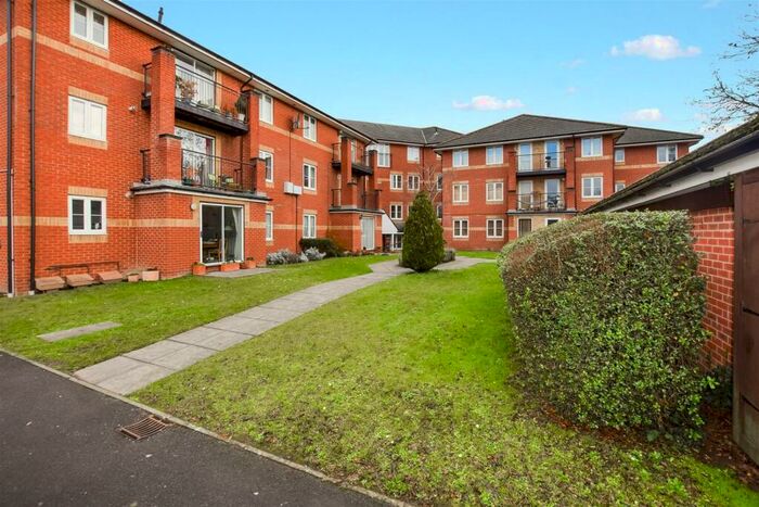 1 Bedroom Flat To Rent In St. Annes Gate Archers Road, Southampton, SO15