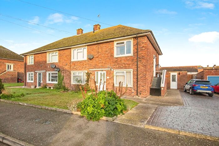 2 Bedroom Maisonette For Sale In Merivale Close, Lawford, Manningtree, CO11