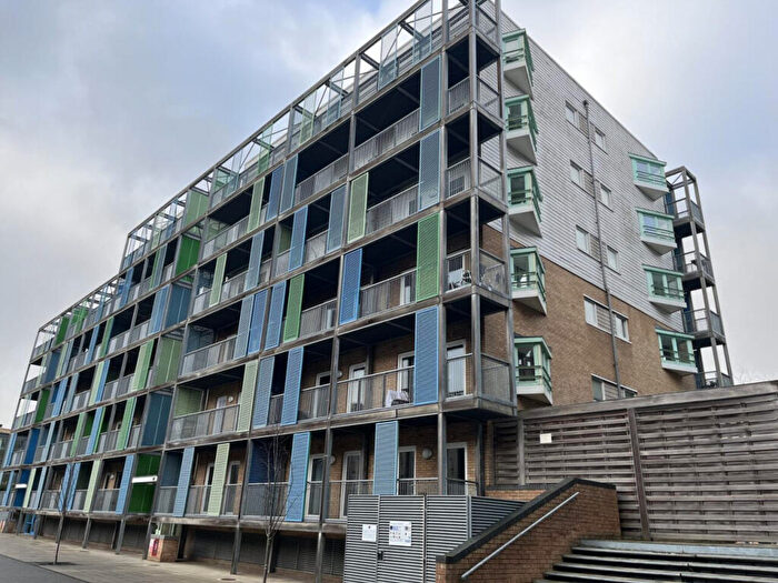 2 Bedroom Apartment To Rent In Warren Close, Cambridge, Cambridgeshire, CB2