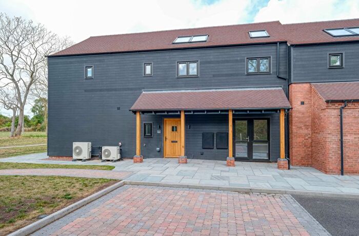 2 Bedroom Flat For Sale In Droitwich Road, Bradley Green, B96