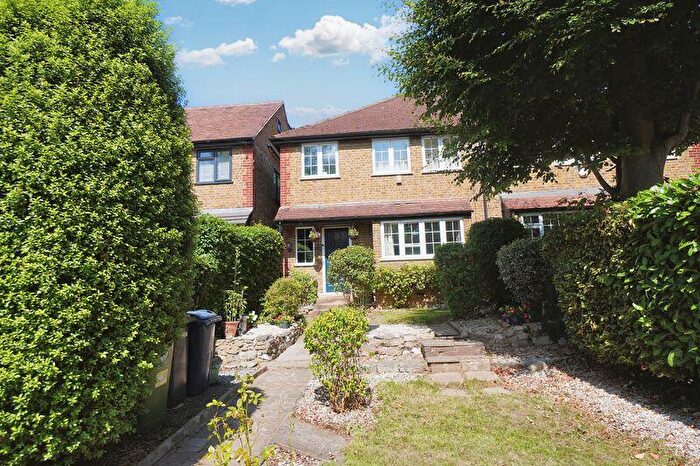 3 Bedroom Semi-Detached House For Sale In London Road, High Wycombe, HP11