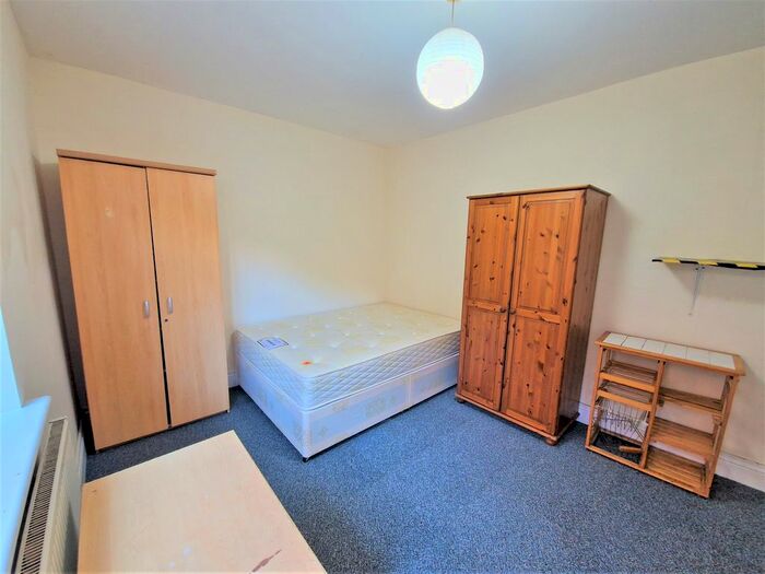Studio To Rent In Staines Road, Feltham, TW14