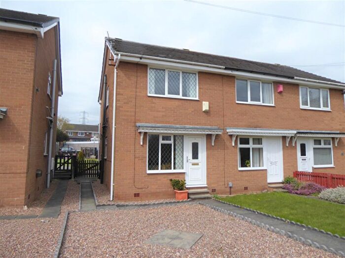 2 Bedroom End Of Terrace House To Rent In Park Lea, Huddersfield, HD2