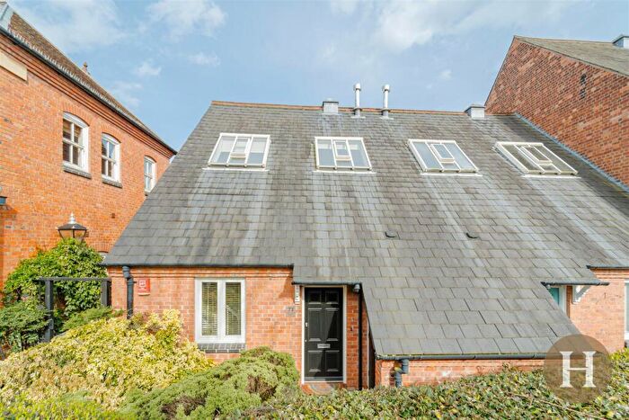 2 Bedroom Mews For Sale In Station Road, Harborne, Birmingham, B17