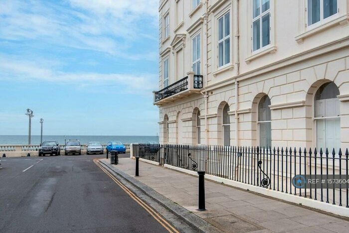 2 Bedroom Flat To Rent In Adelaide Crescent, Hove, BN3
