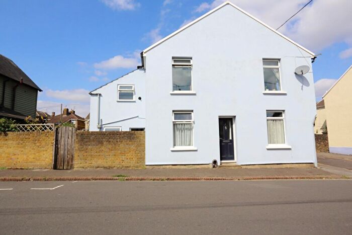 2 Bedroom End Of Terrace House For Sale In Chapel Street, Faversham, ME13